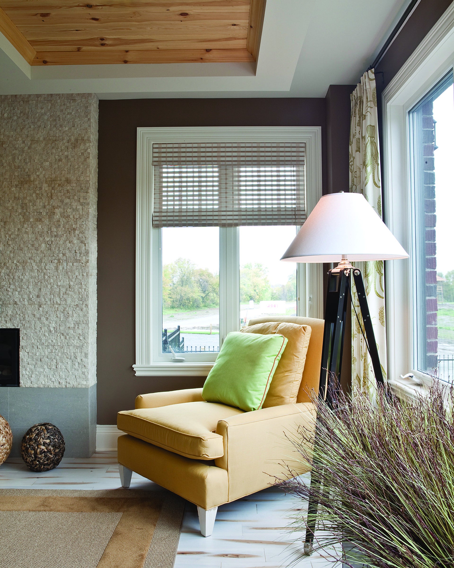 Calm And Comfortable Décor - Alexandria Moulding